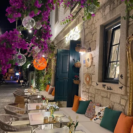 Ceylisa Alacati Butik * Cesme